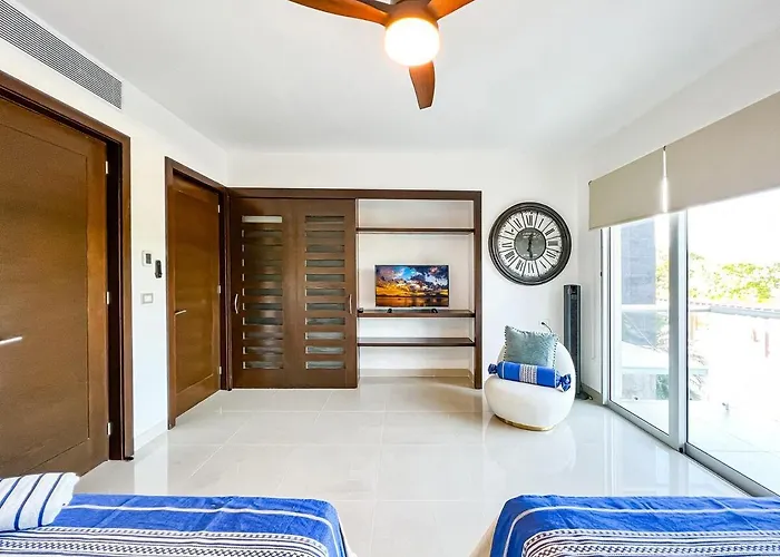 With Access To The Beach, Pools And Apartamento