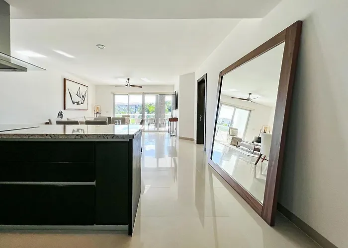 With Access To The Beach, Pools And Playa del Carmen