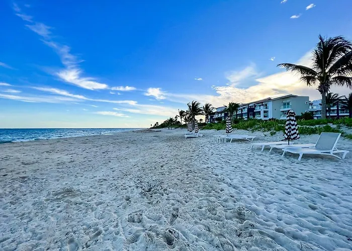 With Access To The Beach, Pools And Playa del Carmen